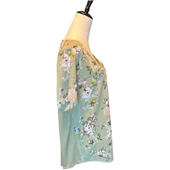 Tempted hearts green floral short sleeve top size 2X EUC - Picture 3 of 8